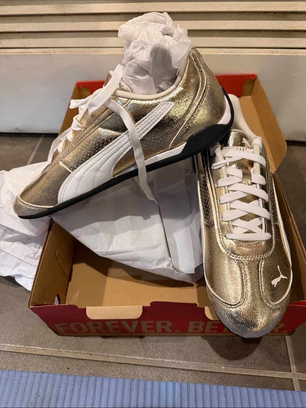 NWT PUMA Replicatch Gold Sneakers - Size 9.5